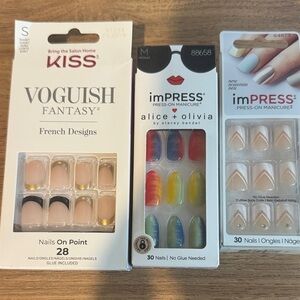 3 pairs of press on nails